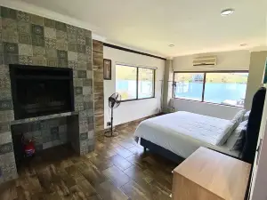 Lake-House Cabin