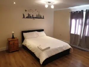Two Beautiful Double Bedroom Tulip Apartment