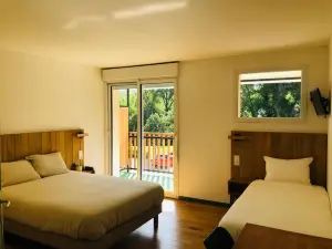Logis Hôtel Les TILLEULS