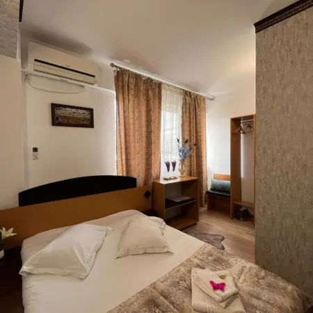 Pensiunea Nys Отели в г. Яссы