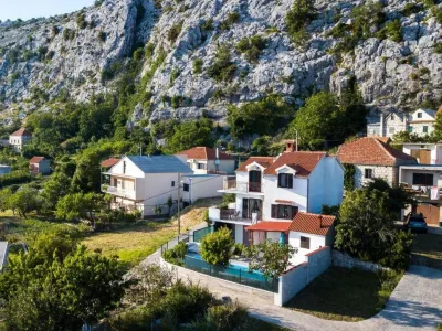 Holiday Home Mons Aureus Hotels in 