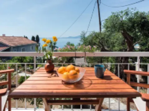 Reana Elegant Apartments by Konnect, Barbati Hotels in Mparmpati