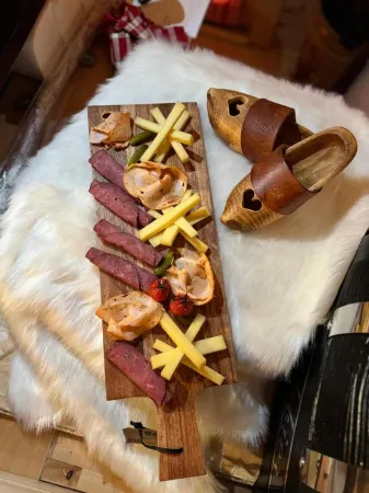 Nash Pratik Hotel Отели рядом с достопримечательностью «Maison des Compagnies»