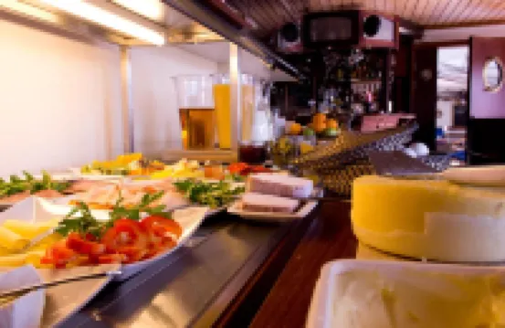 Treetop Spa Hangout & Hotel