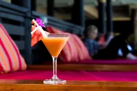 Funky Fish Beach & Surf Resort - bar