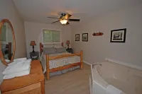 Ogopogo Resort - 3-Star