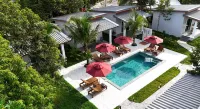 Benz & Ben Khaolak Retreat - parking