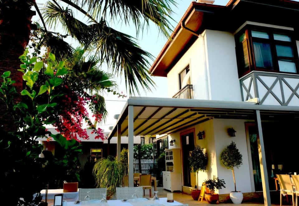 에게한 부티크 오텔 수영장