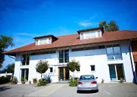 Gasthaus Schiff Hotels in Moos