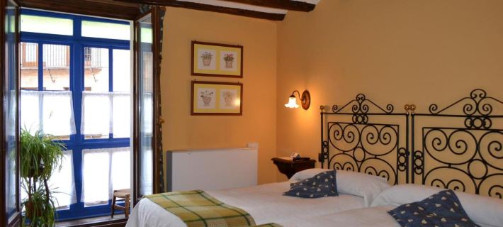 Hostal Santa Agueda Hotels in Zaragoza