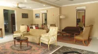 Mri Residence - Homestay in Sg Buloh with Swimming Pool - No Pork&Alcohol Allowed