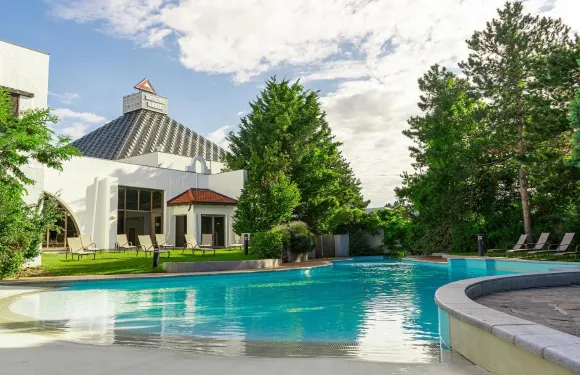 金字塔伊文特酒店