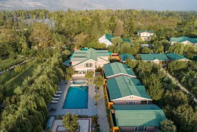 The Orchard Retreat & Spa Hotels near Zahid Pora Mosque