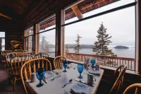 Salmon Falls Resort
