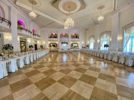 Hotel Adria Отели в г. Пекары-Слёнске