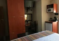 A la Martha's Air-Port Guest House Hotels near Arkenstone