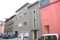 The Queen Luxury Apartments - Villa Giorgia Hotels near Documentation Center on Migration (CDMH)