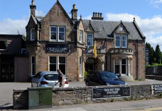 4. 크라운 코트 호..