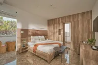 California Hotel โรงแรมในด่าหลัต