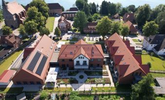 Seehotel Zarrentin - Housity