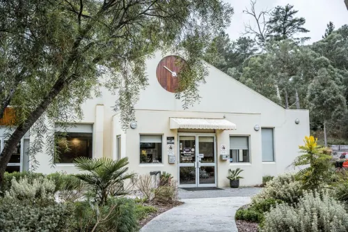 Foothills Hotels in Mooroolbark