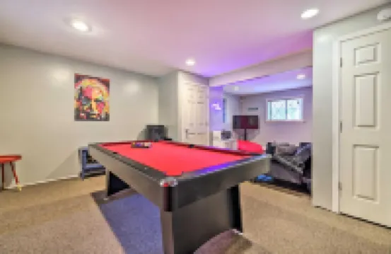 Pocono Summit Getaway with Game Room Walk to Lake!