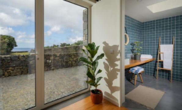 Entre Muros - Turismo Rural - Casa Com Jardim e Acesso Direto ao Mar