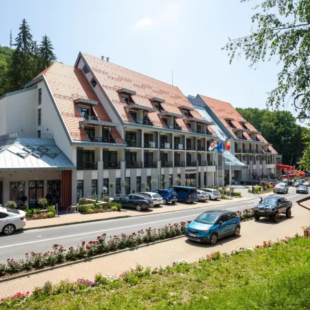 HOTEL CRYSTAL