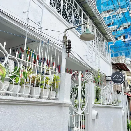 NomadsMNL Backpackers Homestay - near Airport