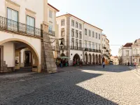 Heaven Inn Suites & Terrace Các khách sạn ở Evora