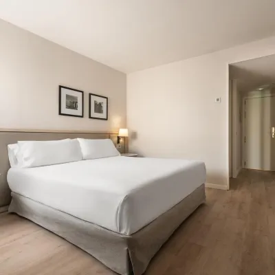 Exe Coruña Hotel dekat Lapangan Maria Pita
