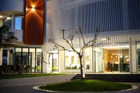 REGINA GARDEN HOTEL Hoteles en Radhimë