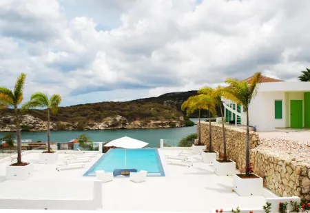 Piscadera Harbour Village