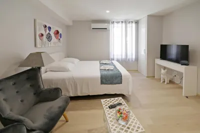Le Porta 5 Hotel in zona Stade Maurice Rigaud