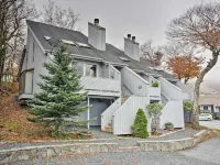 All-Season Base in Beech Mountain, Pets Welcome! Ξενοδοχεία στην πόλη Beech Mountain