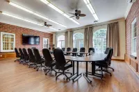 Le Grand Hôtel Hotels in Baie Comeau