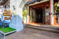 Hotel Arches Отели рядом со станцией Metro  Aluva Railway Station