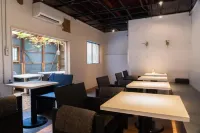 Hostel Ini Kobe & Brun Donut Cafe