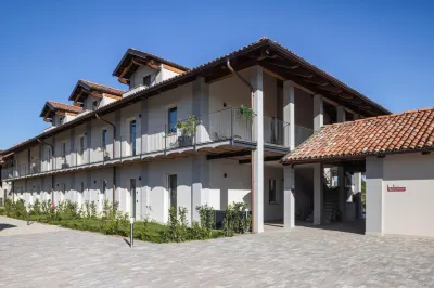 Cascina Sant'Antonio Отели в г. 