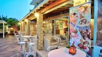 Makis Louvlis Apartments