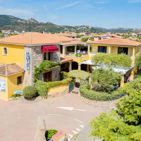 Hotel Lu Pitrali Отели в г. Сан-Теодоро