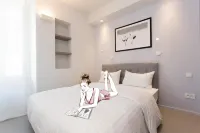 Pure & chic 2beds/2baths in centre! Hotels in Palais des Festivals - Old Port