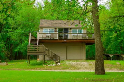 Lovely Couples Escape on Mississippi River! Hotels near The Historic Daniel Boone Home