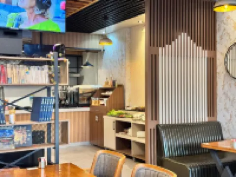 İNNPORT Hotel โรงแรมในเกบซี