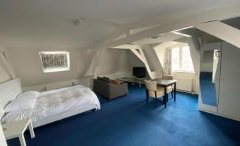 Hotel La Noire - Delft City Centre