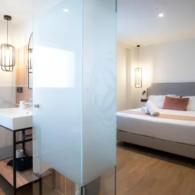 Citrea Santander Hoteles cerca de Catedral de Santander