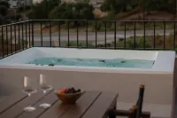 Olivera Suites Sarti - Hot Tub