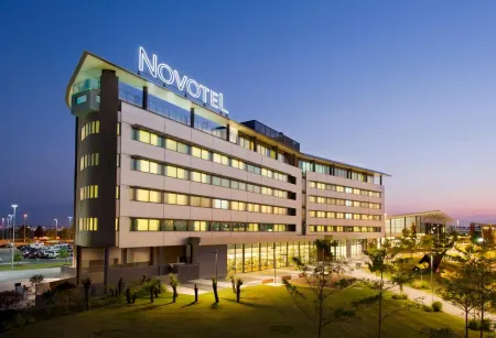 Novotel Brisbane Airport Отели в г. Виннум