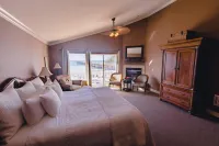 On the Beach Bed and Breakfast Hotels in Cayucos