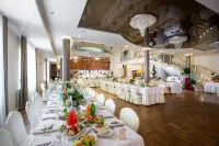 萊德威斯基酒店 酒店